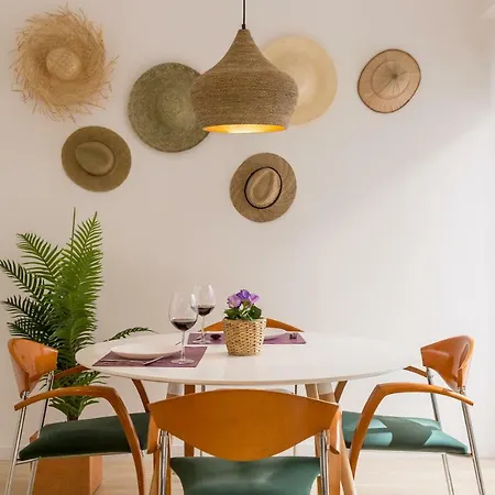 Just In The Middle شقة